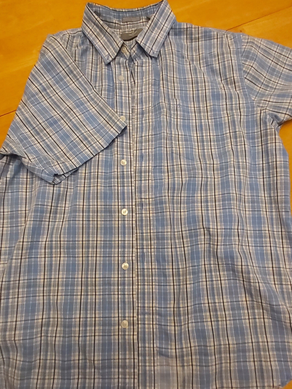 Men's Blue Plaid Short-Sleeve Button-Up Shirt